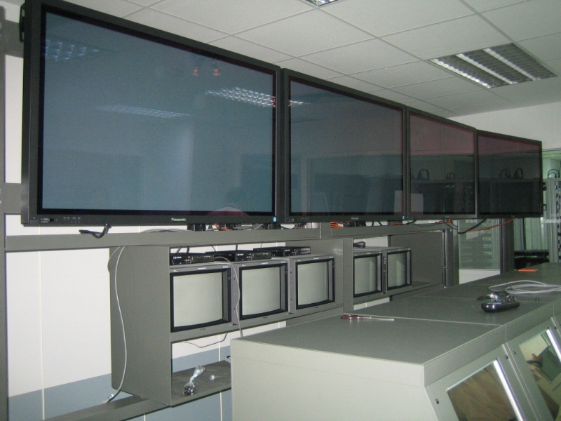 Console desk - Slanting panel type