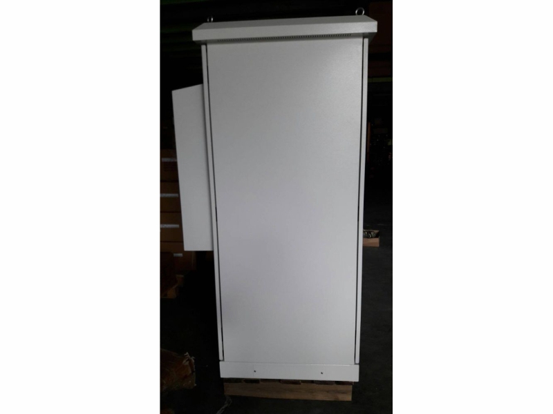 Outdoor cabinet  (with air conditioner)